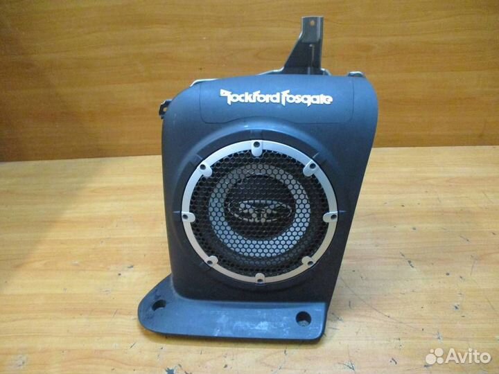 Сабвуфер Rockford Fosgate Mitsubishi Outlander XL