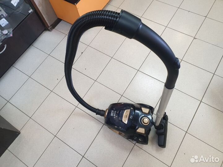 Пылесос с контейнером для пыли centek CT-2534