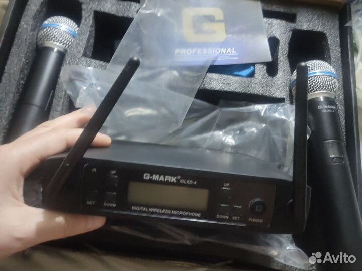 Радиомикрофоны G-mark (два на базе)