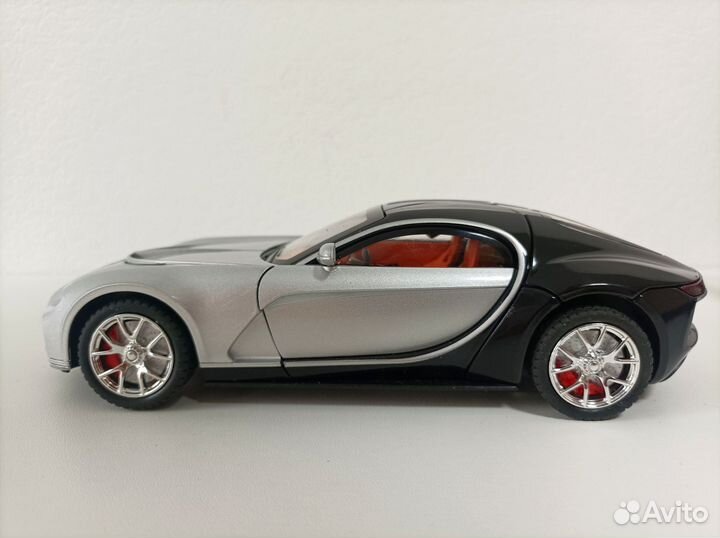 Металлическая машинка Bugatti