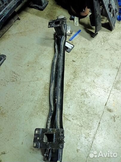 Volkswagen tiguan 2018 усилитель бампера заднего