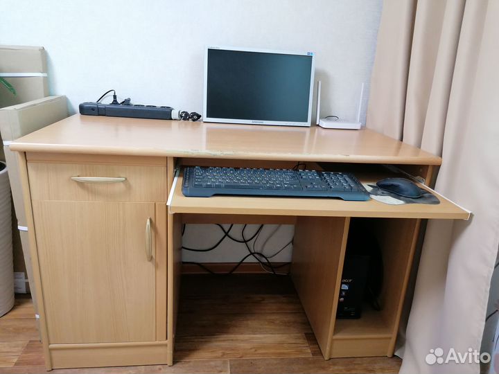 Компьютерный стол