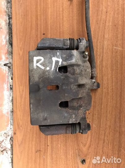 Суппорт передний правый Honda Pilot 2