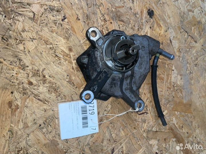 Насос вакуумный Toyota Avensis универсал D4D 2010