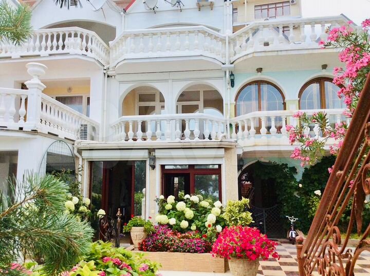 Дом 292 м² на участке 2 сот.