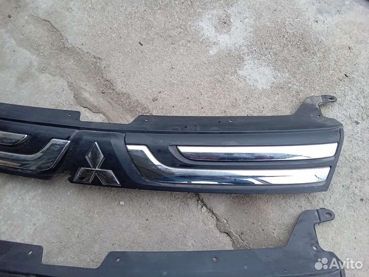 Mitsubishi outlander 3