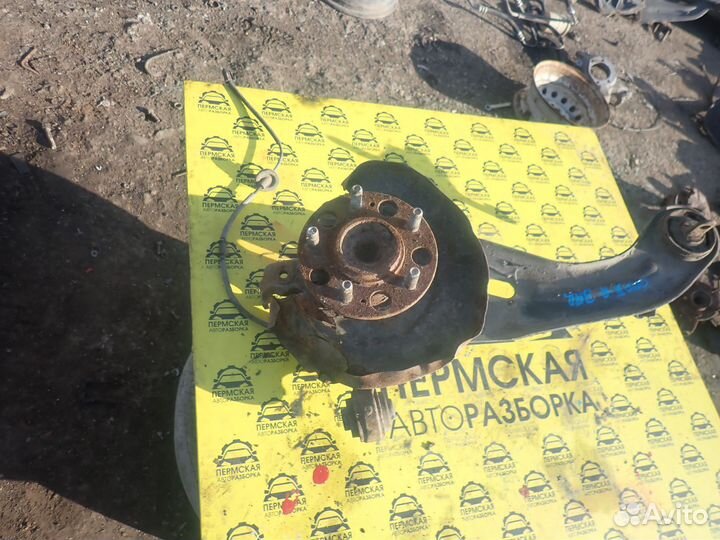 Кулак поворотный задний правый Kia Ceed 2012-2018