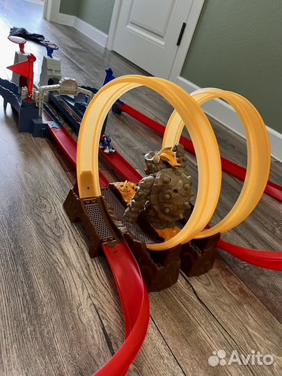 Hot wheels трэк Mario