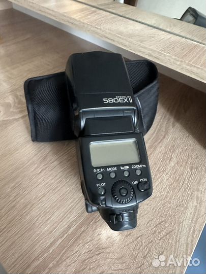 Вспышка Canon Speedlite 580EX II