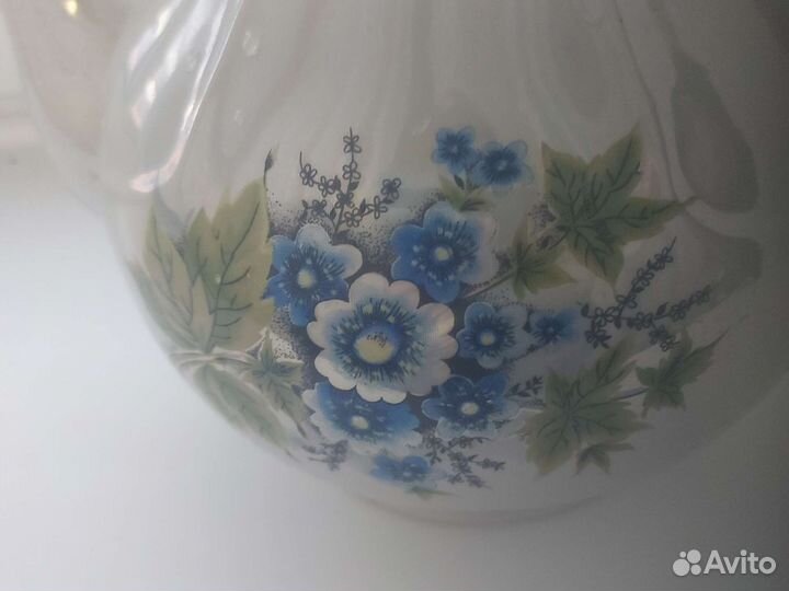 Фарфоровой чайник