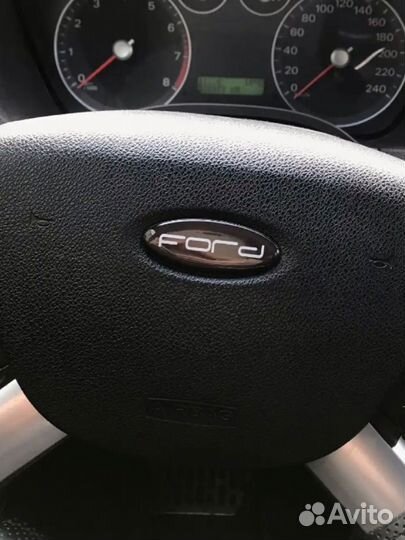 Эмблема руля багажника на focus 2 и 3