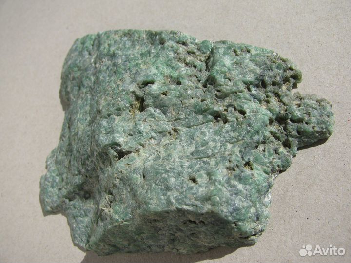 Жадеит (срез,горбушка)