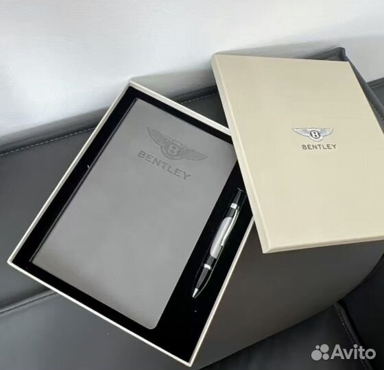 Блокнот ежедневник и ручка Bentley