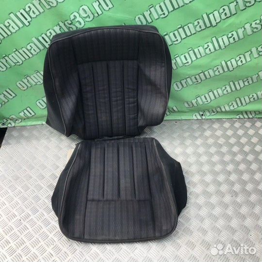 Обшивка сиденья передняя правая Mercedes-Benz S124