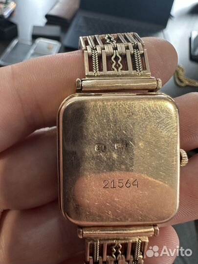 Часы золотые Полет 17 камней 583 проба