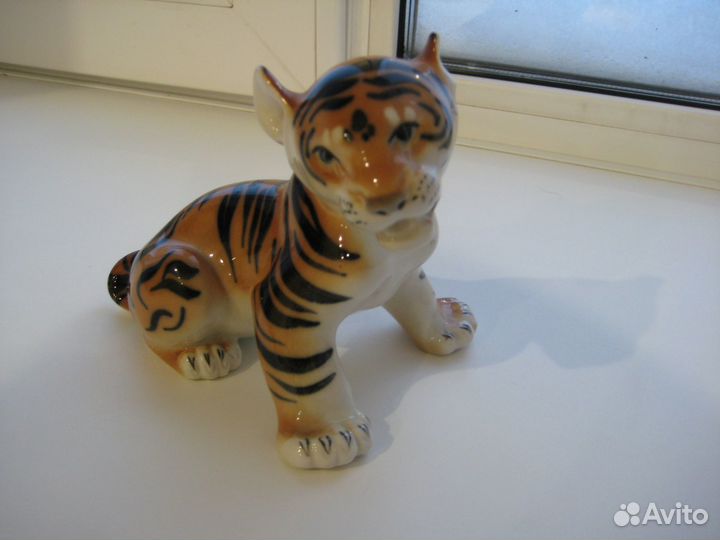 Фарфоровая статуэтка тигрёнок (под реставрацию)