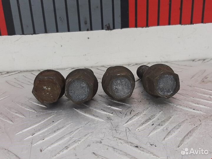 Болт Fiat Punto 2 рест. 2008