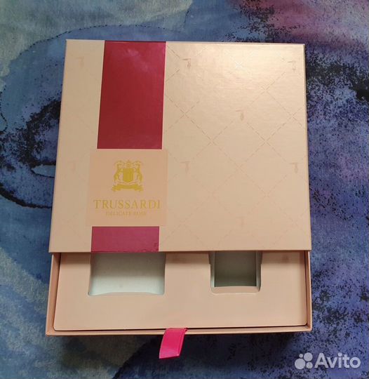 Коробка от парфюмерного набора Trussardi