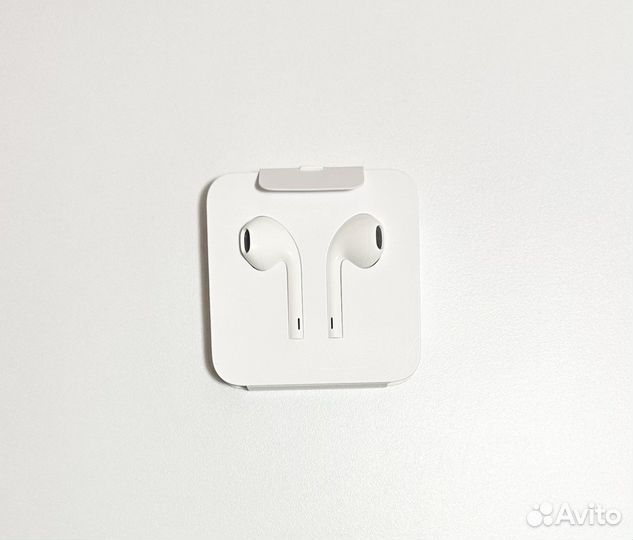 Новые наушники EarPods Lightning