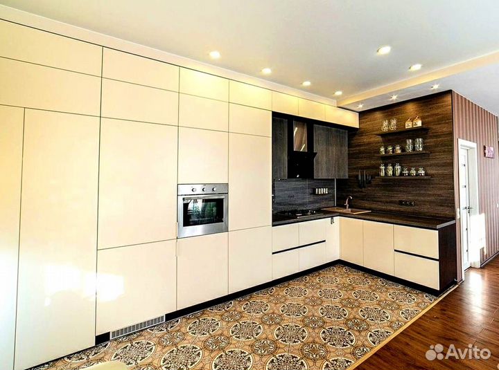 Угловой кухонный гарнитур современный