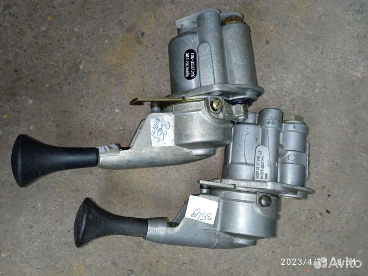 Кран ручного тормоза 100-3537310