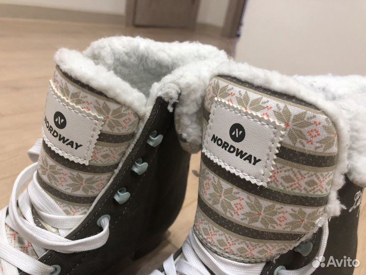 Коньки женские 36 размер