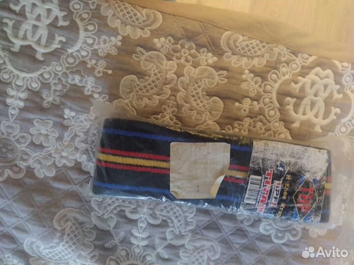 Бинты наколенные Titan