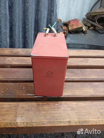 Конденсатор на 200мкФ 1000в