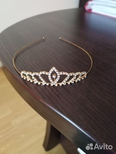 Ободок для волос со стразами