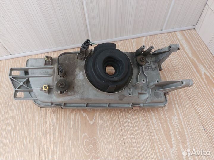 Фара левая Mitsubishi Lancer / Mitsubishi Libero