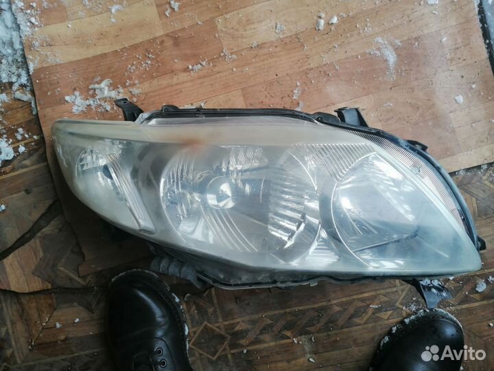 Фара на тойоту короллу е150 2008 правая ксенон