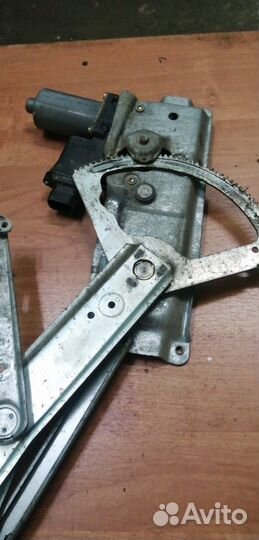 Электростеклоподъемник передний левый Vectra B