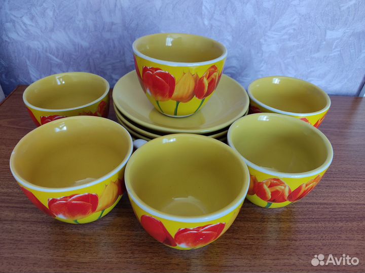 Чайные чашки с блюдцами