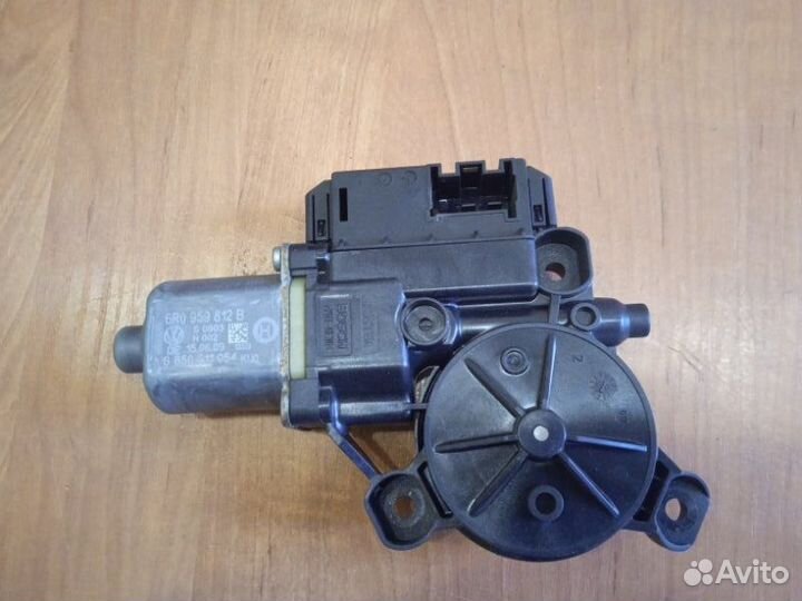 Моторчик стеклоподъемника Volkswagen Polo хетчбек