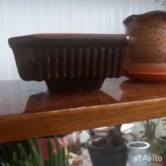 Керамические горшки,диам10 выс11,белые д13х12