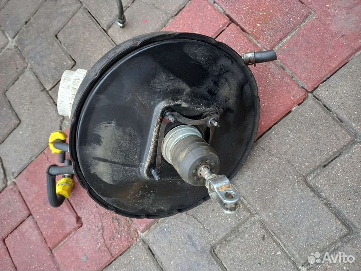 Митсубиси паджеро спорт 2,л 200 вакуум тормозной