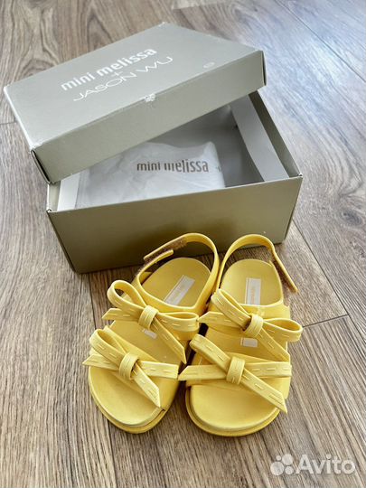 Босоножки mini melissa для девочки новые 21 размер