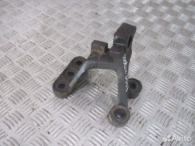 Кронштейн двс передний левый DAF 1689097