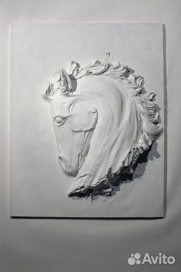 Барельеф / Панно Застенчивый конь