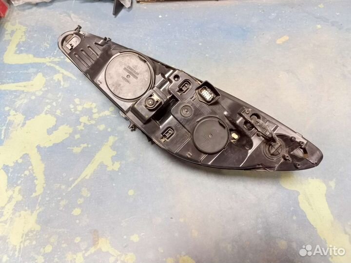 Фара передняя правая Peugeot 308