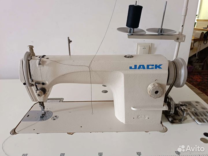 Промышленная швейная машина jack