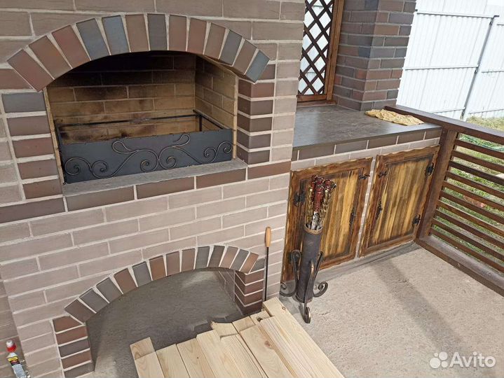 Беседка с зоной барбекю