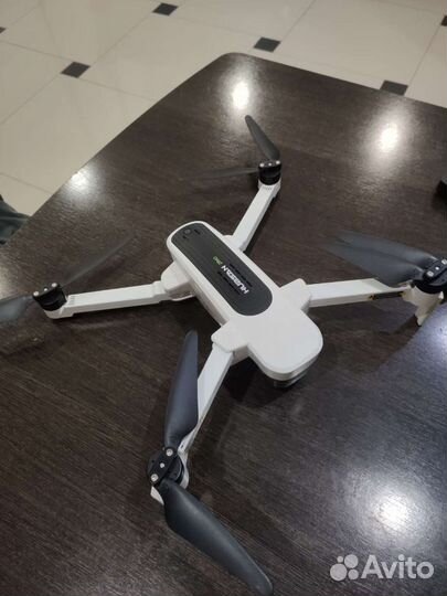 Квадрокоптер hubsan zino