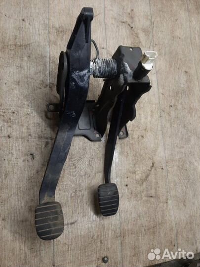 Блок педалей Renault Logan 1.4 K7JA710 2008