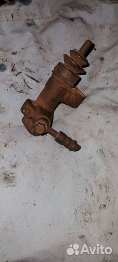 Цилиндр сцепления на Ниссан