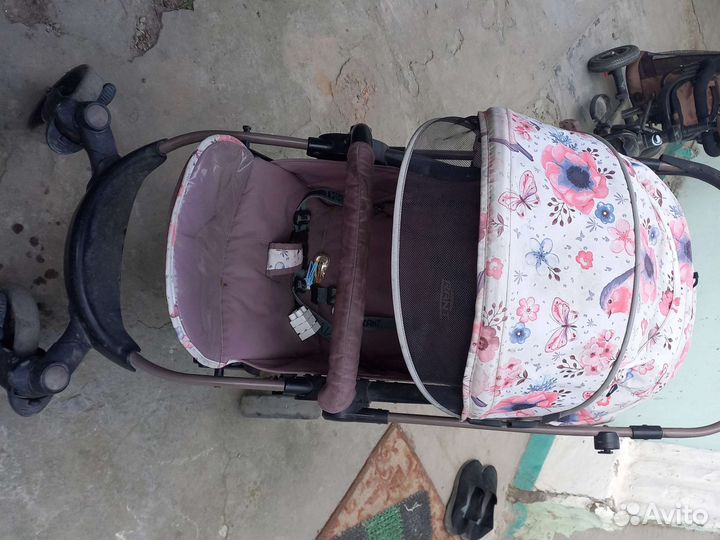 Прогулочная коляска