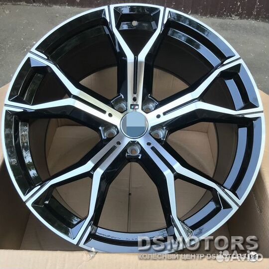 Диски R22 на BMW 741 М Стиль