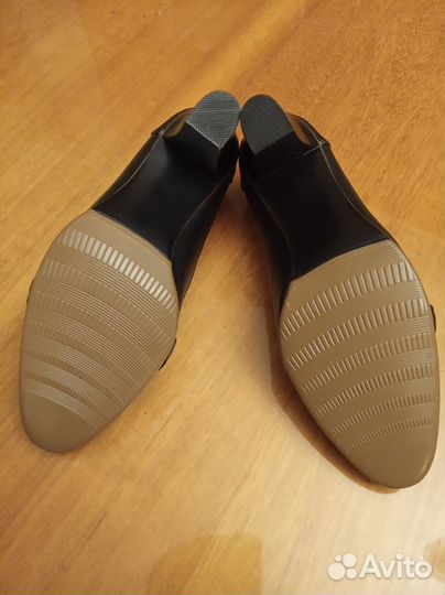 Туфли женские кожаные 35 р