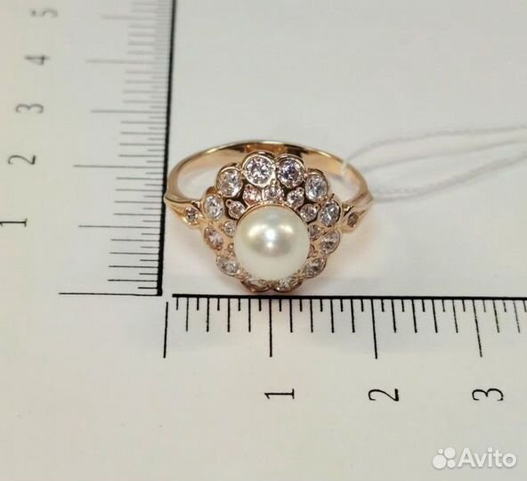 Золотое кольцо с камнем 17,5р