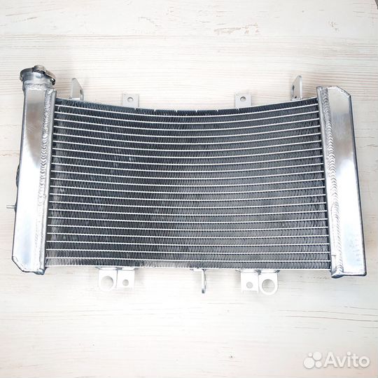 Радиатор Suzuki GSX-R1300 Hayabusa 2008-2017